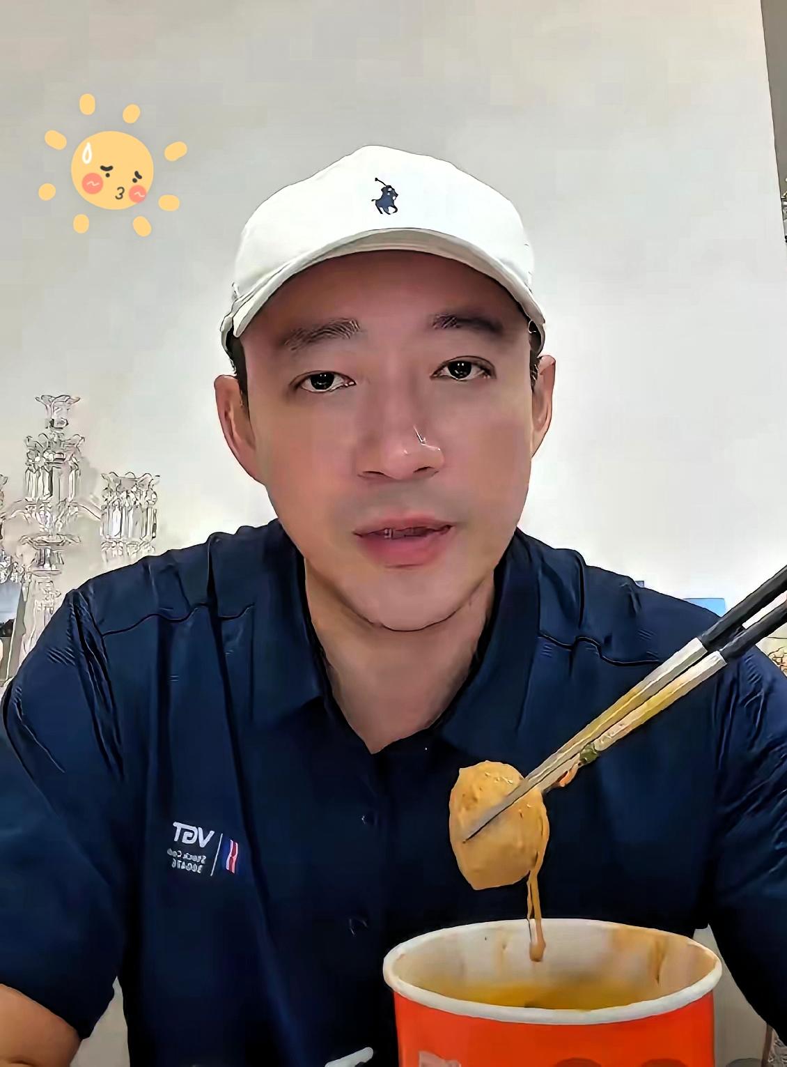 小玥儿小霖霖回北京过暑假。6月17日小菲直播被问道小玥儿小霖霖何时回北京上学