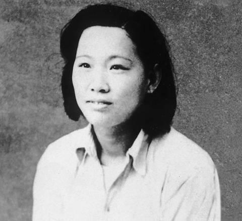 🌞1950年，解放军连长转业回家，可在登上军车的时候，他却发现一个人正在追