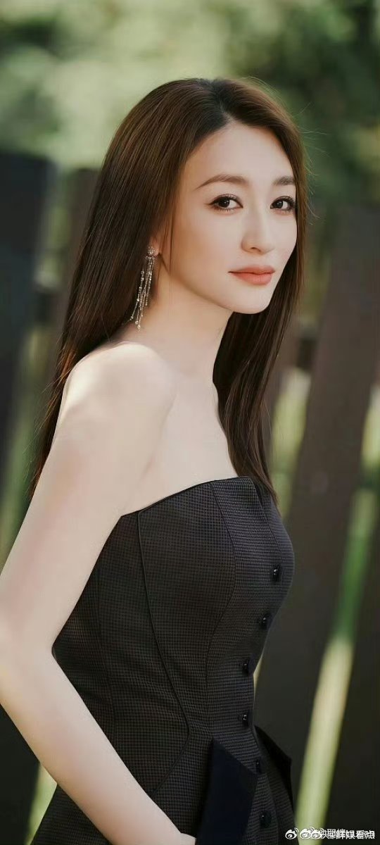 李小冉说喜欢直播一刀不剪谁不爱真实的姐姐啊！李小冉直言喜欢一刀不剪，性格大方又圈