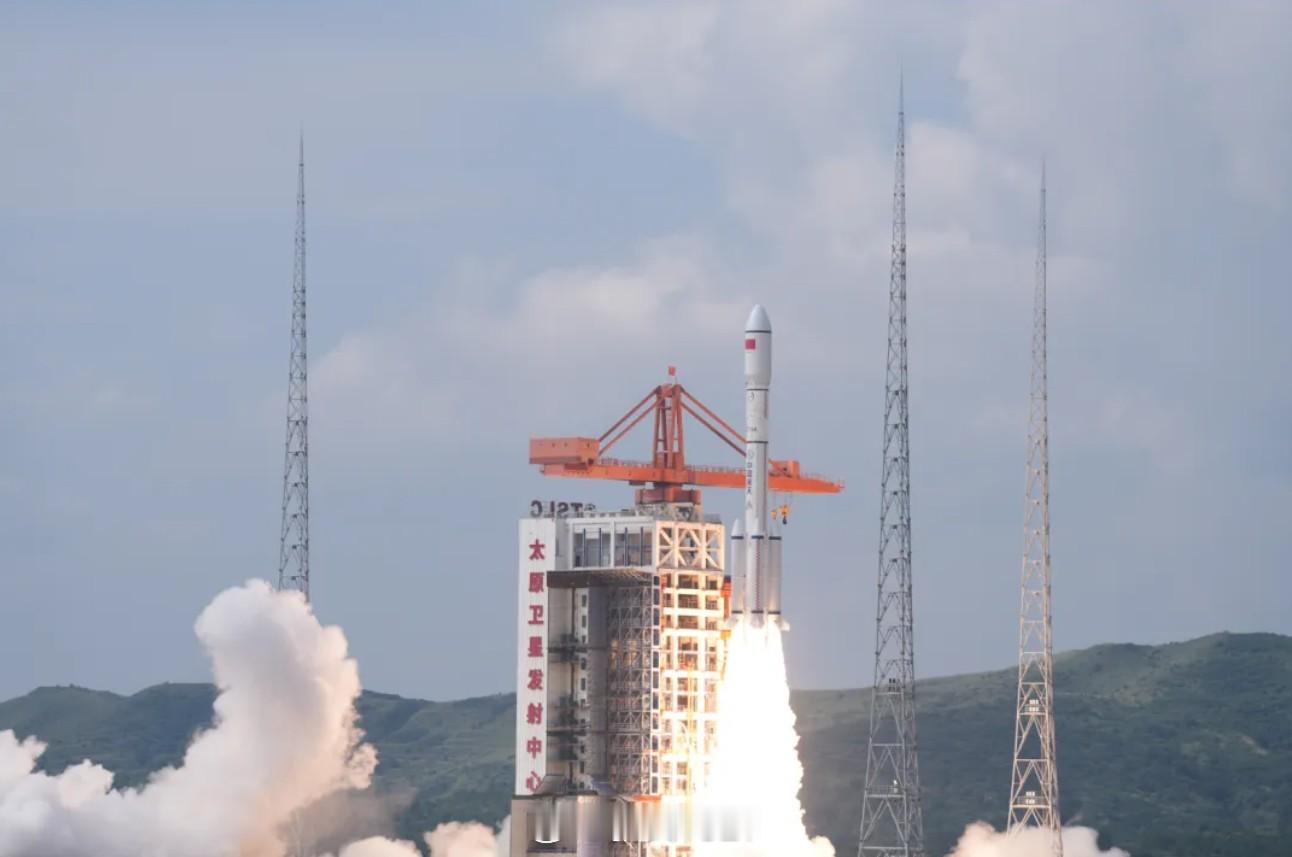 中国7月30日从太原卫星发射中心使用长征六号甲运载火箭成功发射两颗神秘的TJS-