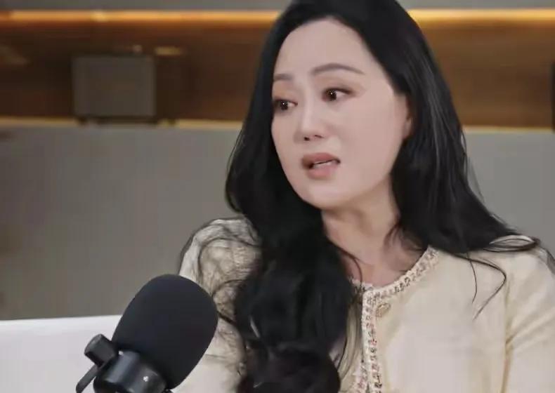 2.5亿债务压垮婚姻，却成就了两种顶级活法。他申请破产，搬进廉租房。女友陪他