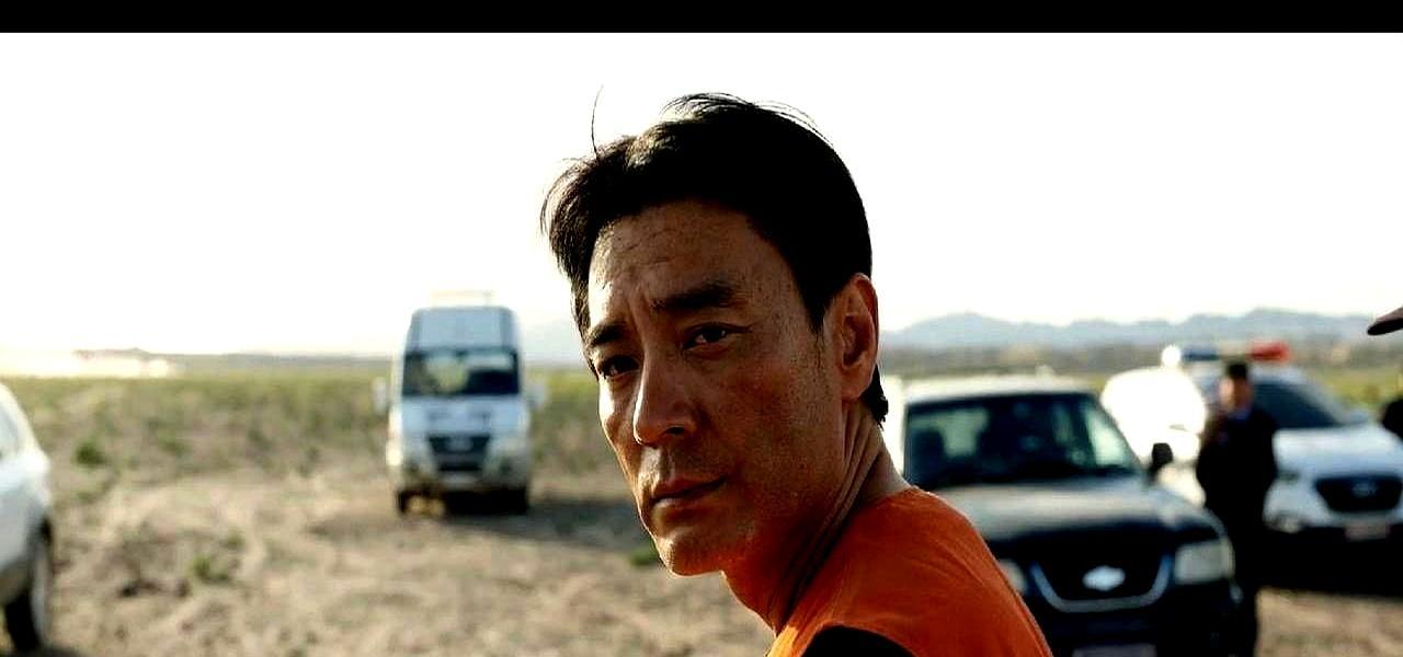 别再骂那个杀手了，真正弄死胡歌的，是他那个“好兄弟”林培生。一枪没毙命，活活在车