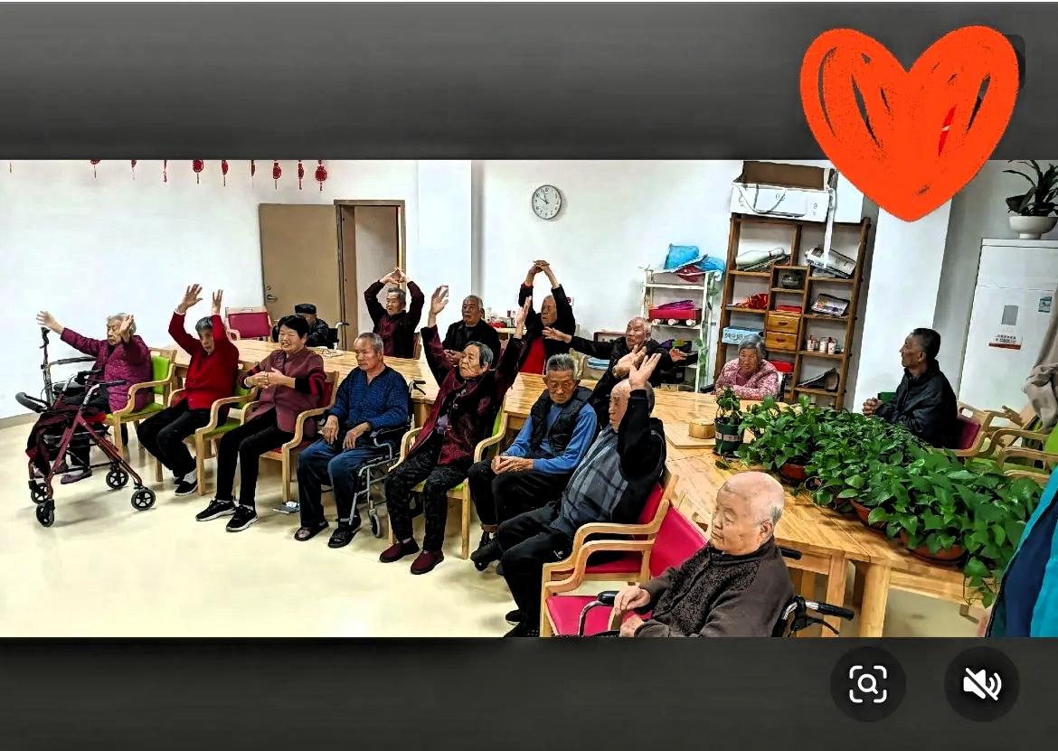 今天就是除夕，万家灯火团圆时，养老院里的一幕却看哭无数人！全院90位老人，