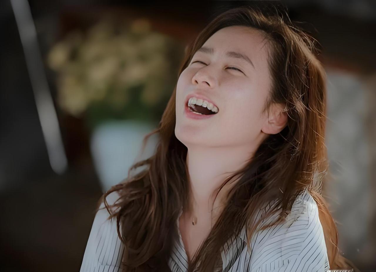 我终于理解，工地上的农民工，为什么大多都吸烟。我发现，在建筑工地上辛勤劳动的