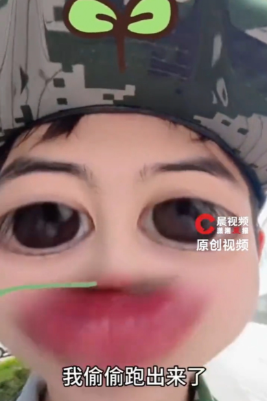 “任性又张狂！”海南，大一男生参加军训才几小时就无法忍受，和教官说：我要去厕所。哪料，竟直接“尿遁”