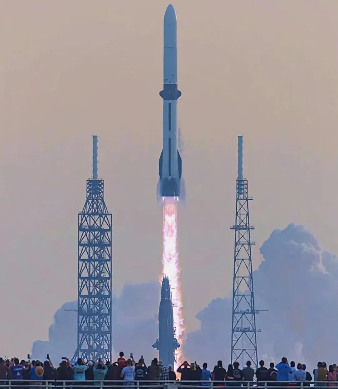 卫星也能被送错轨道？蓝色起源新格伦火箭回收成功，卫星发射失败贝佐斯这次的心情大