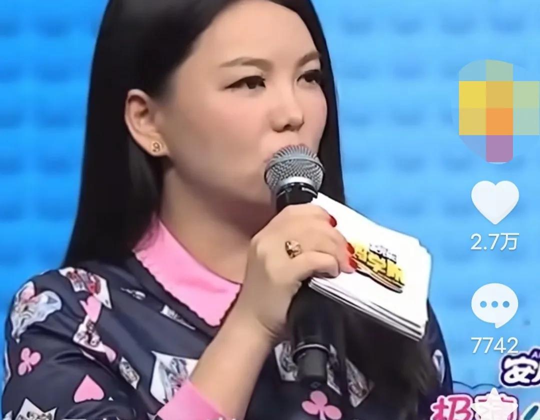 最近，因为宗馥莉的一堆弟妹被爆出来，王诗龄的幸福再一次被网友羡慕。妈妈有钱王诗