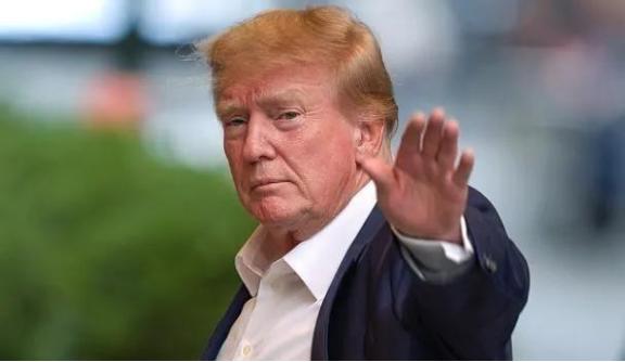 特朗普曾再次通告全球：台湾问题是中国自己的问题，美国尊重中国的任何一个举动，