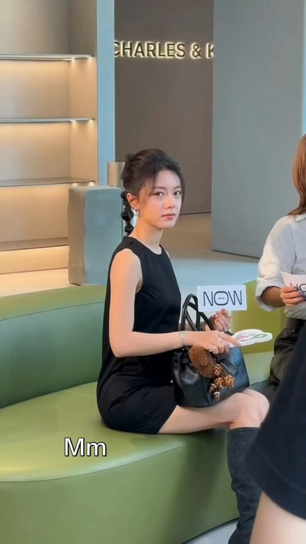 赵今麦现在好瘦哇，感觉小腿和大腿快差不多粗细了