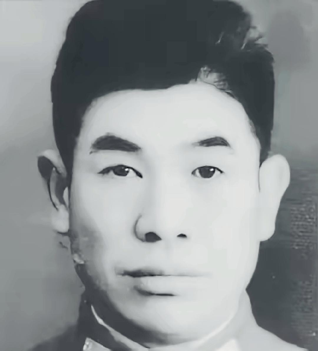 1948年冬，淮海战役陈官庄。国军第七十军军长高吉人胸部中弹，重伤倒地。蒋介石急
