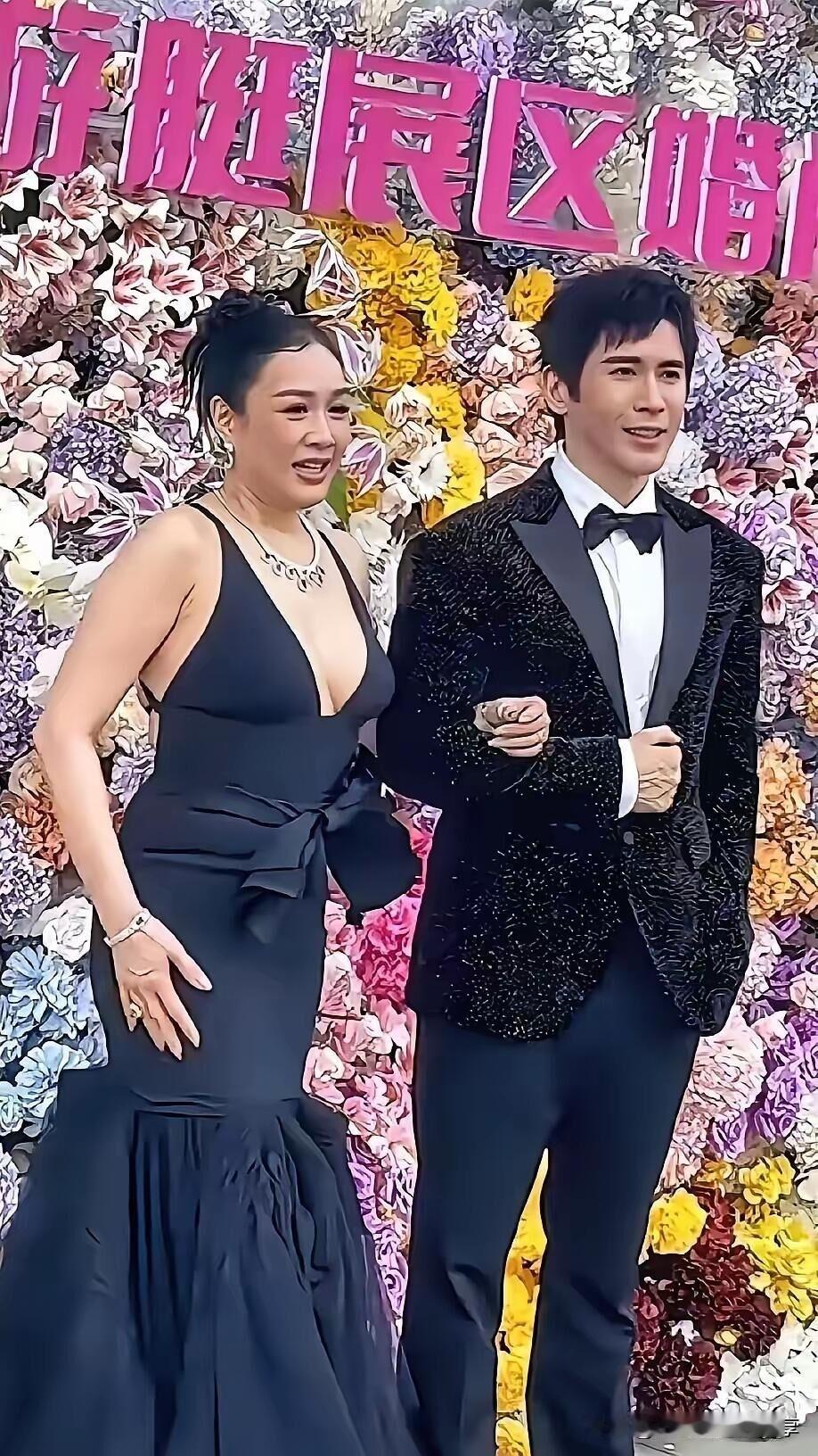 如果我50多岁时能有她这个状态，已经很满足了，钟丽缇是属于骨相美的一个美女女，老