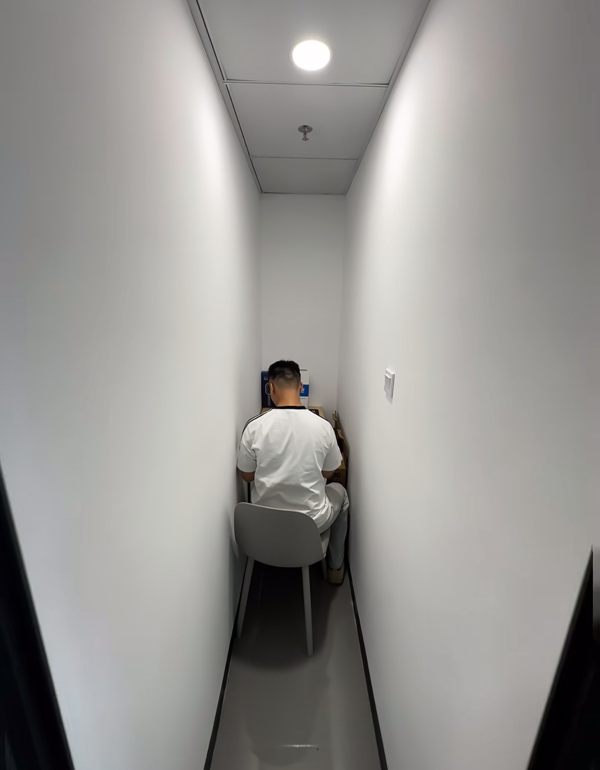 深圳一平米的公司[笑着哭][笑着哭][笑着哭]好适合租下来起号啊[笑cry