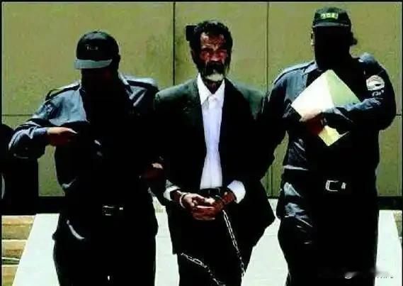 无论萨达姆卡扎菲，还是阿萨德马杜罗，个个披着“反美斗士”战袍，高呼“美帝亡我之心