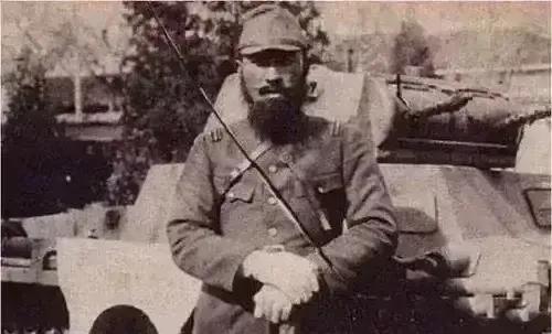 1939年，日本大佐为了取乐，举枪打死八名中国士兵，紧接着，他又瞄准第九人，对副