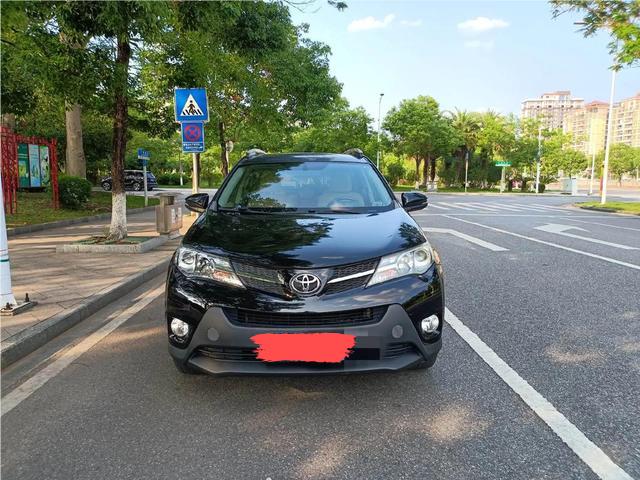 丰田RAV4荣放2万公里用车反馈，省心耐用提起丰田RAV4荣放这款车，想必很多