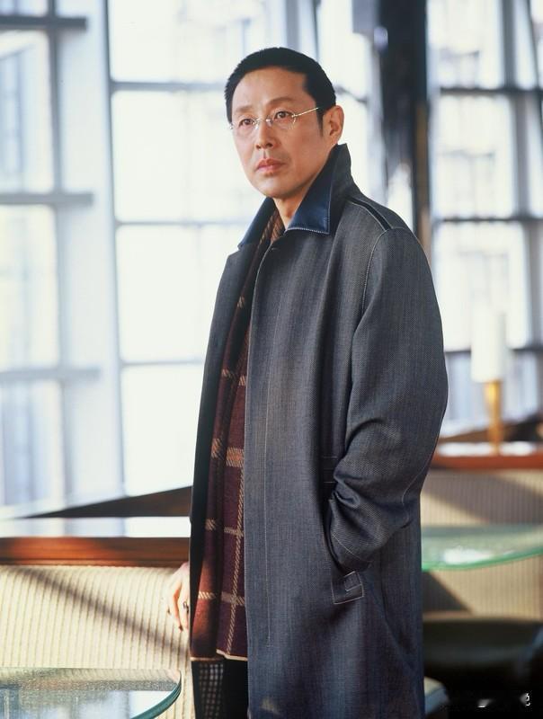 很喜欢陈道明这段通透的话：“世界上最愚蠢的事情就是，舍不得吃、舍不得穿、舍不得