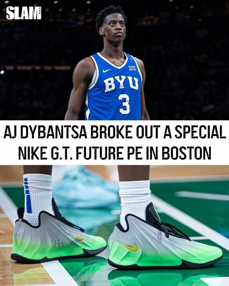 未来新星！迪班萨上脚自己专属的NikeGTFuturePE鞋款，这双球鞋还