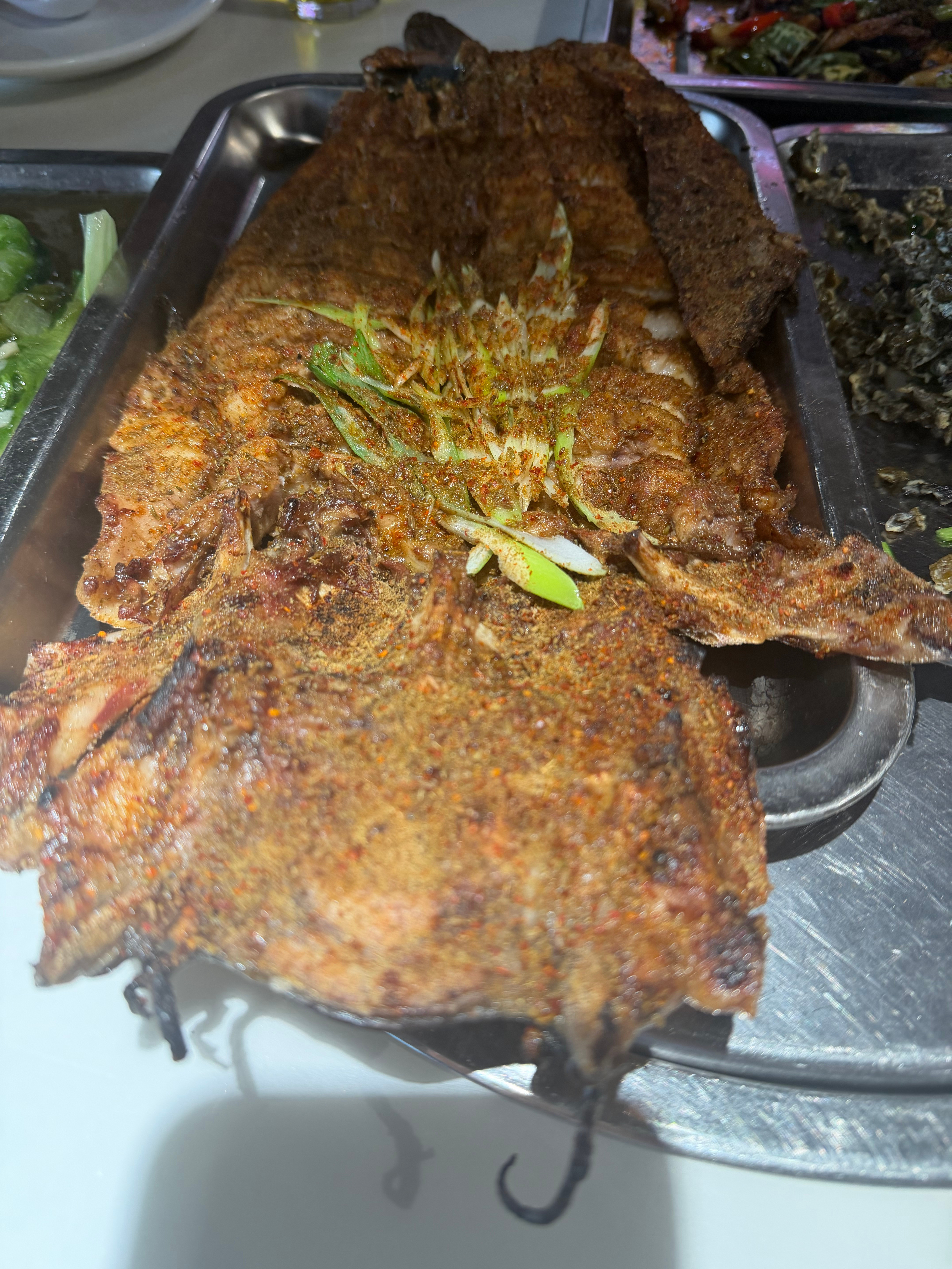 洛阳烤鲶鱼，28一份，好吃。