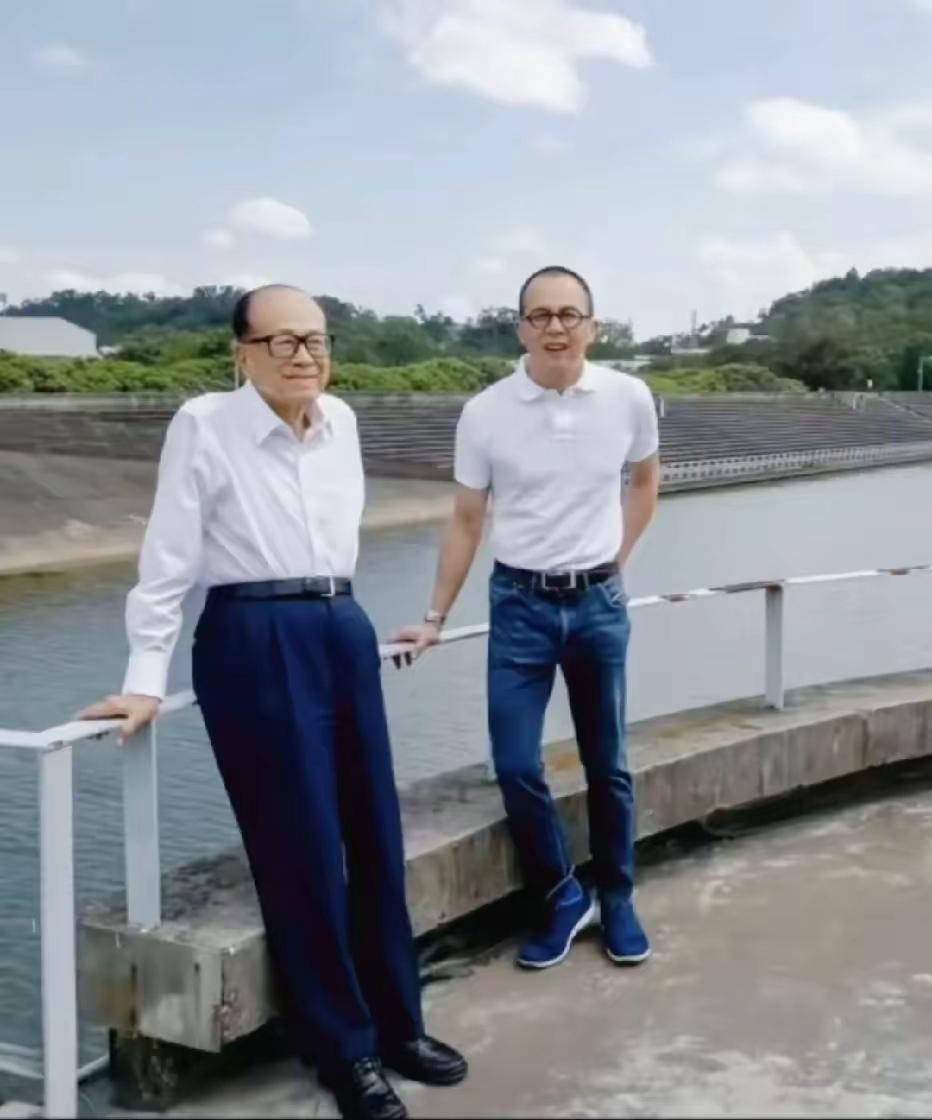 都说在广东，走在大街上，你永远看出来谁是有钱人，衣着简单，一件短袖牛仔裤运动鞋