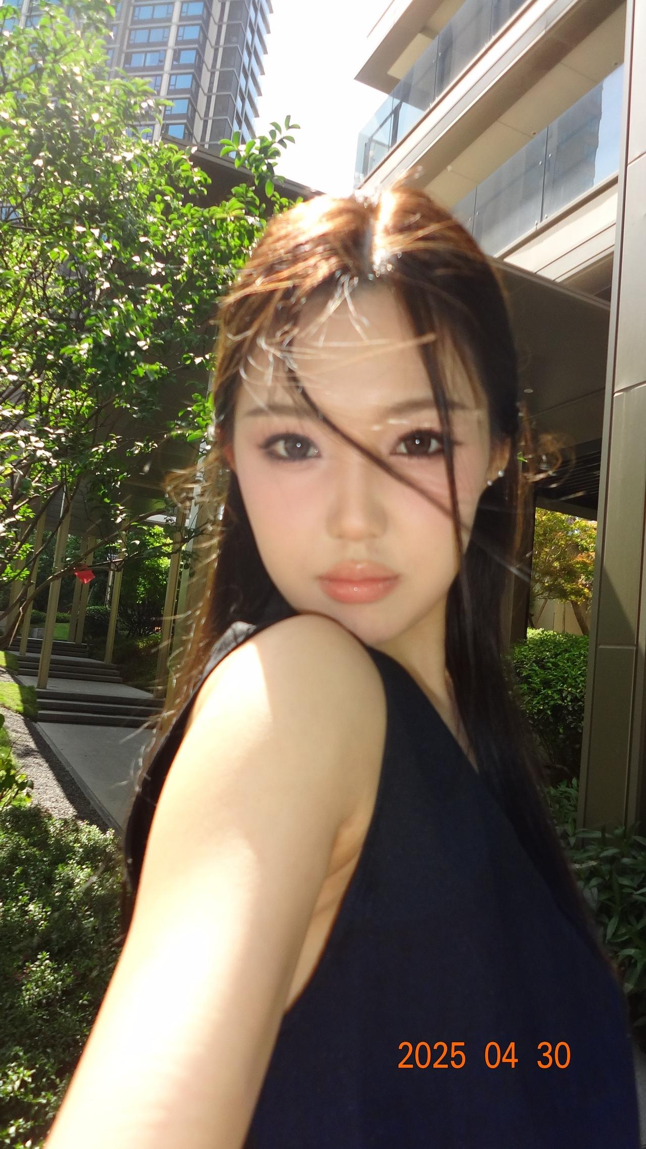 ccd拍照大眼睛美女