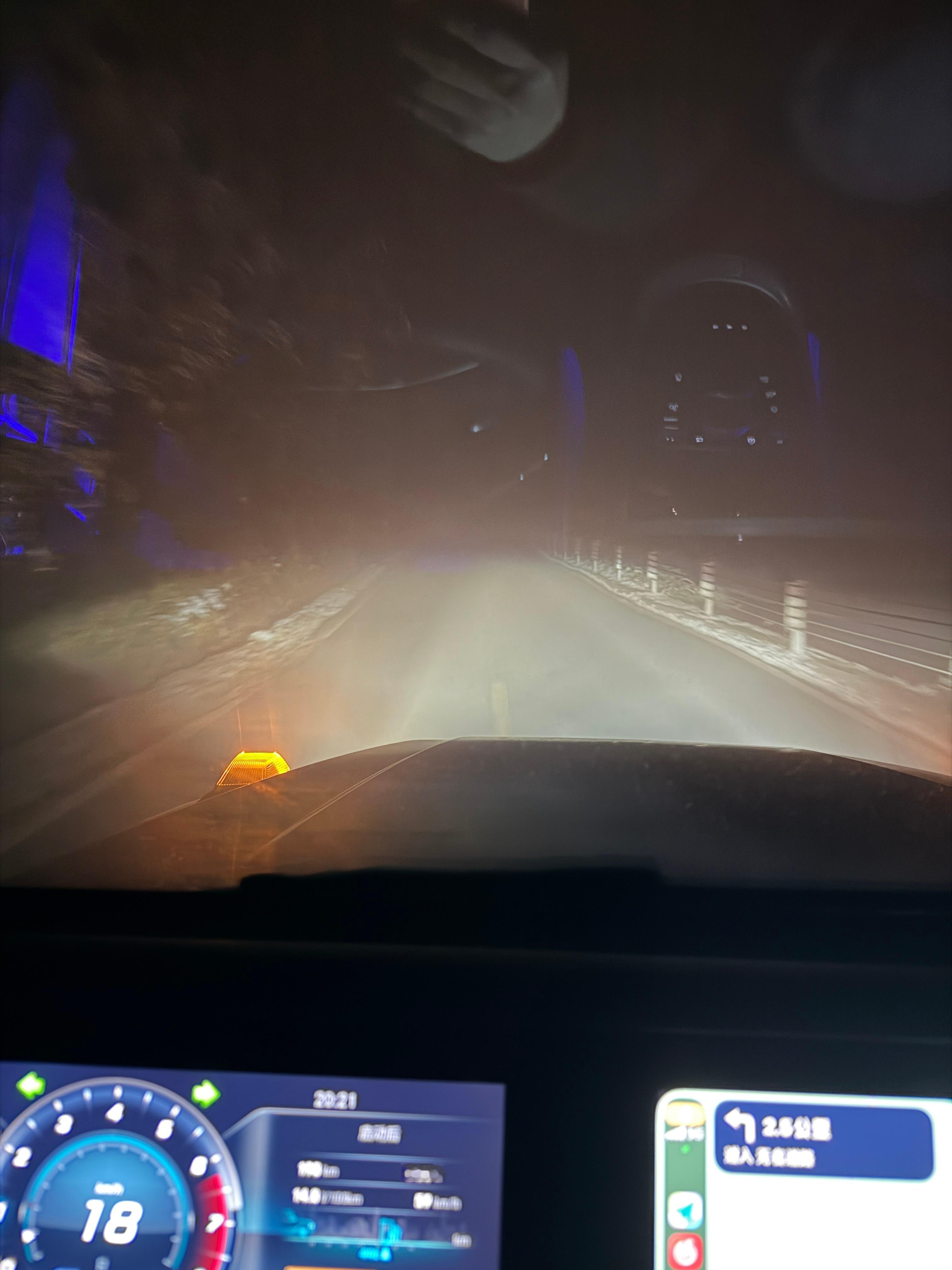 出来做测试真心好难！大雾能见度10米、又没有路灯、眼睛开瞎了