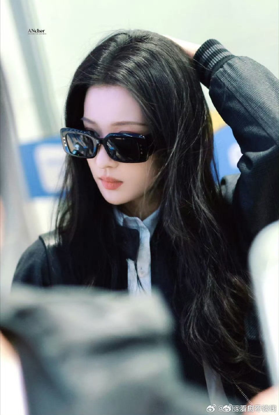 王楚然完全老公姐家人们，谁懂啊！！真的被这个机场冷脸的王楚然硬控，完全老公姐来