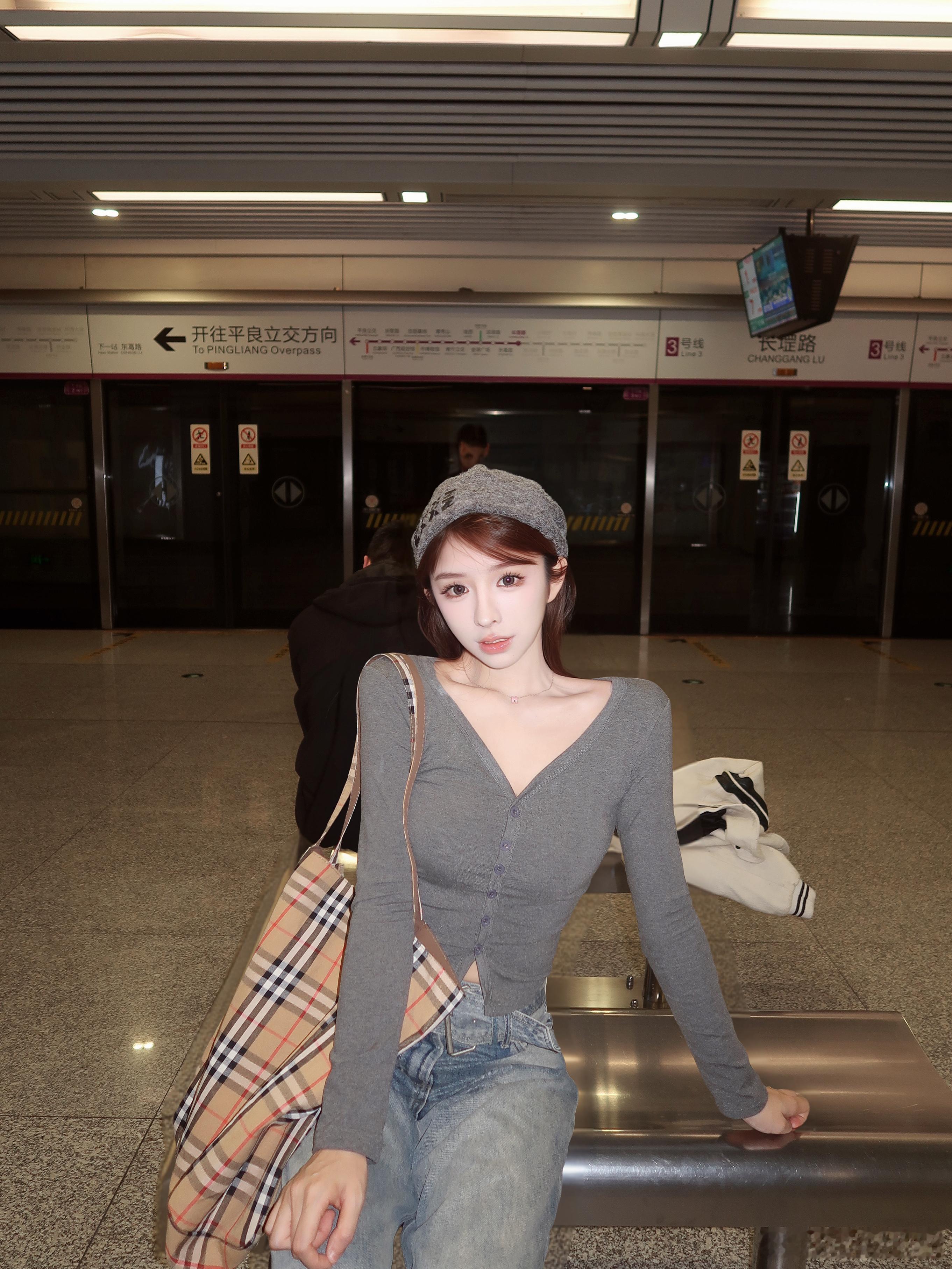 长堽路地铁拍照打卡滴～南宁