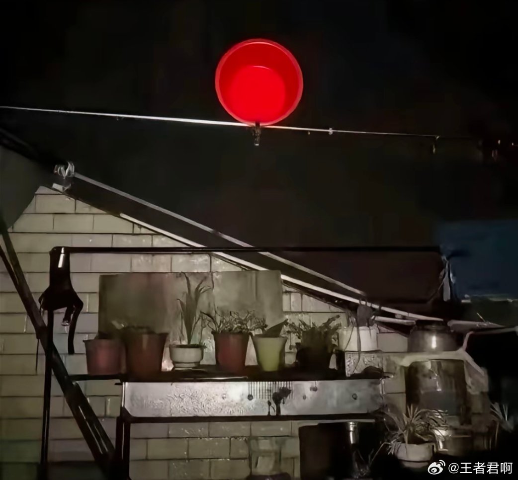 月全食蹲了一晚上，果然功夫不负有心人[doge]​​​