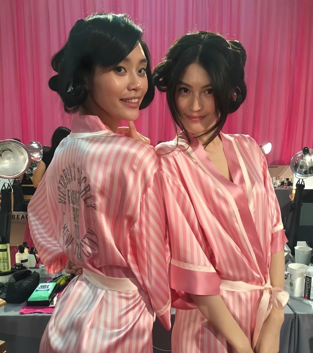 2015年，维密后台的奚梦瑶和何穗