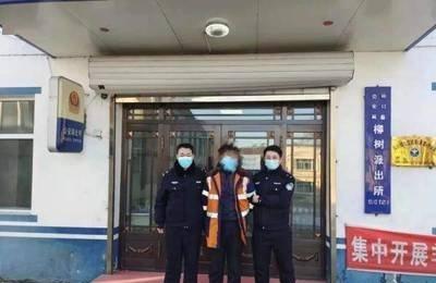 街头诈术："实习生"卖笔刷业绩小张从外地到京，刚下火车遇2名公司实习"学生"搭