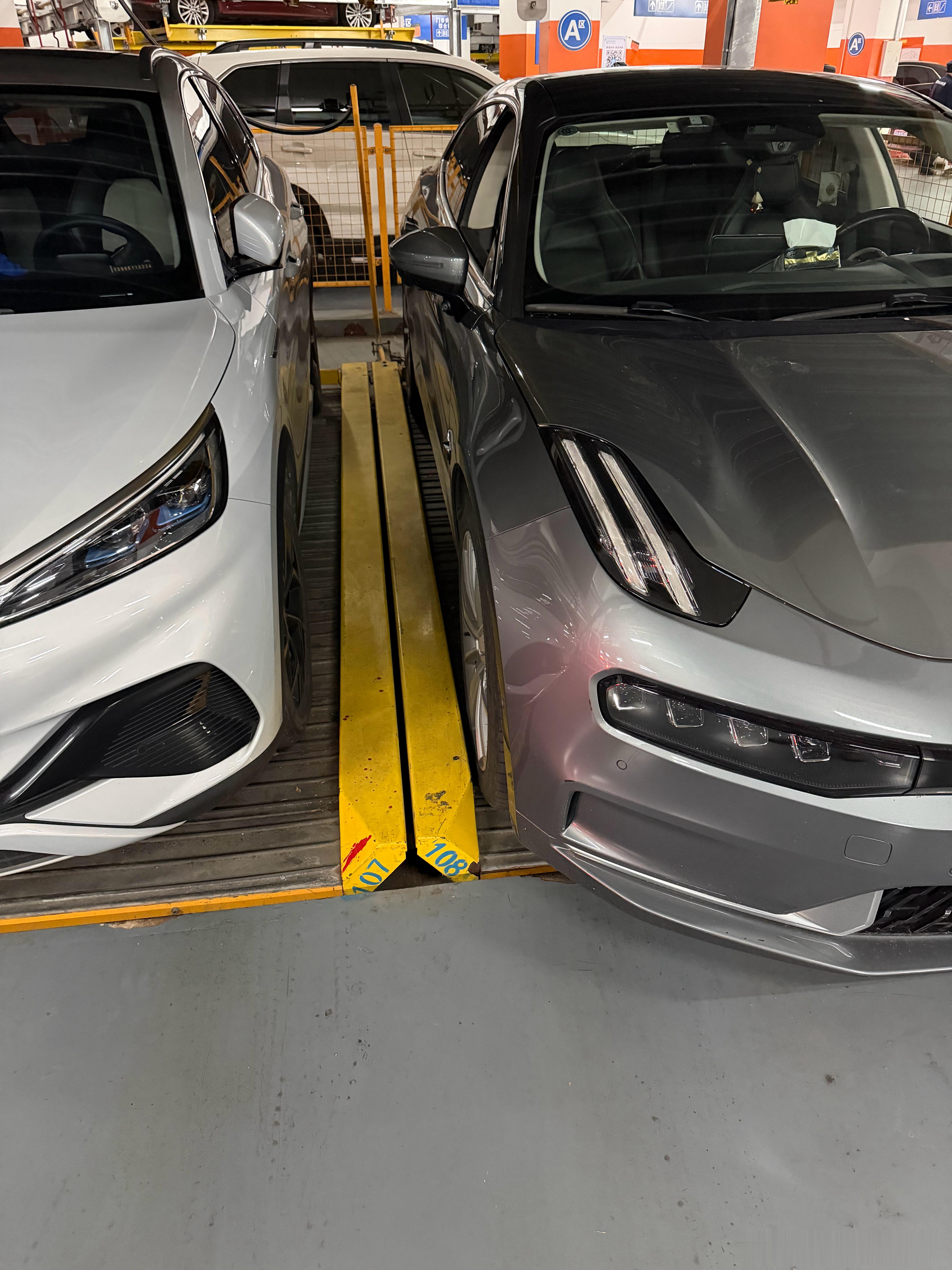 升降车位配中国新能源车，汉密尔顿来了都得摇头扔200