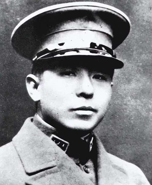 张学良一生大事记1:张学良1901年生于辽宁台安县，是奉系军阀张作霖的长子。