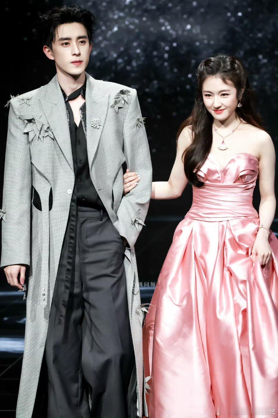 敖瑞鹏李兰迪我亲爱的爸爸妈妈豹豹猫猫就这样一直聊，接辛迪瑞拉二搭！！