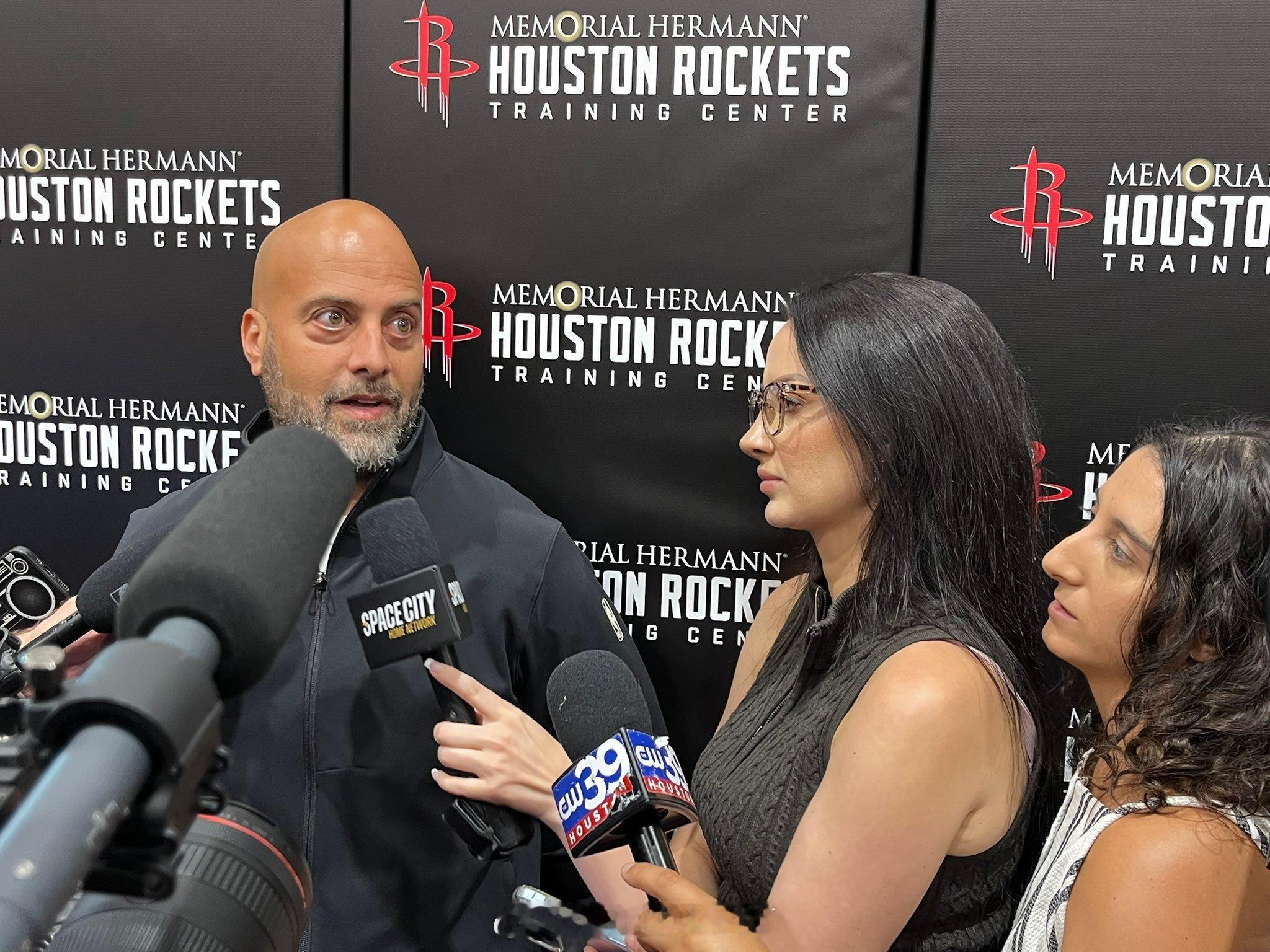 斯通谈2025-26赛季火箭队：“我们的目标肯定是夺冠。”休斯顿火箭NBA交易N