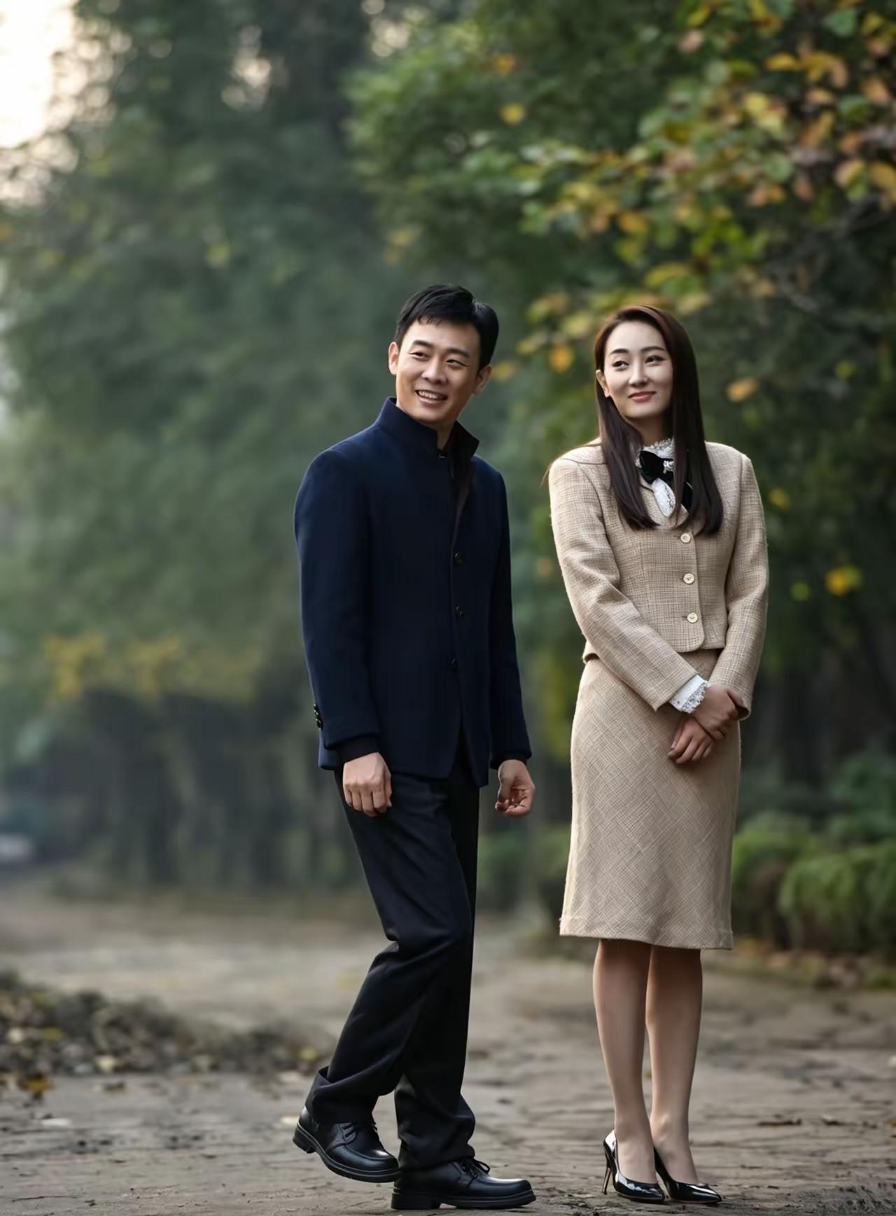 这两位实力派演员男是玉树临风，女是仙姿玉貌。你还记得他俩是谁吗？著名演员合影