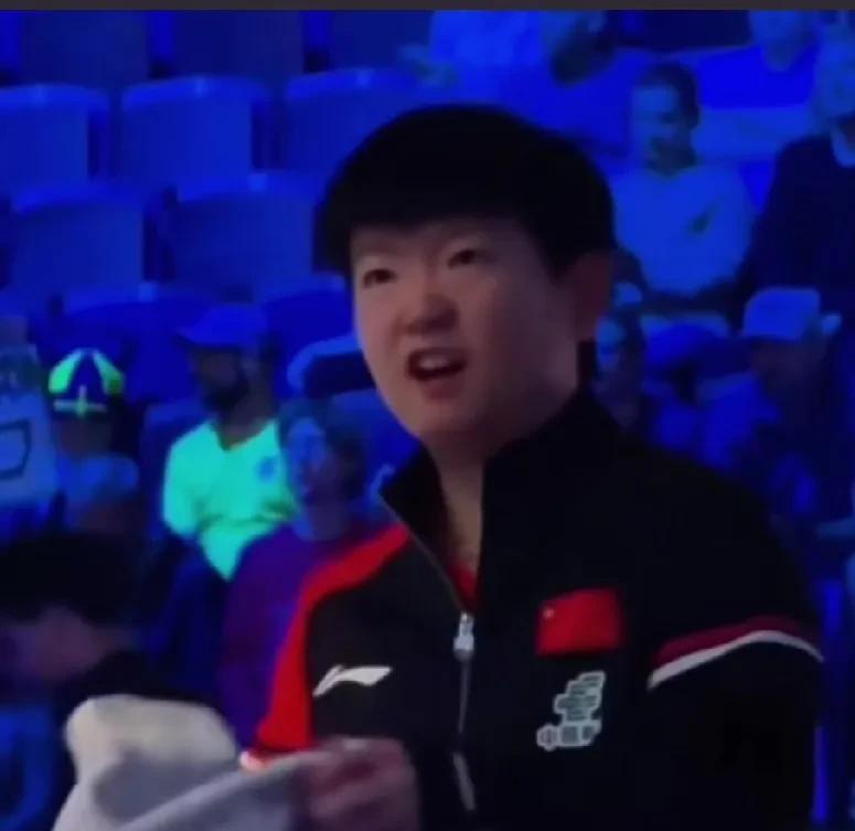 莎莎又打“急眼”了，赛后小嘴巴巴的凶巴巴的复盘！这孩子打外协那是往死里薅啊，只