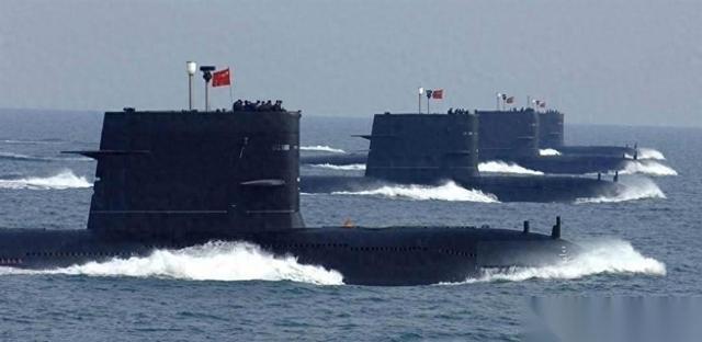 美国海军情报局局长在国会放了句话，底下的议员坐不住了。他说，中国正在用史无前