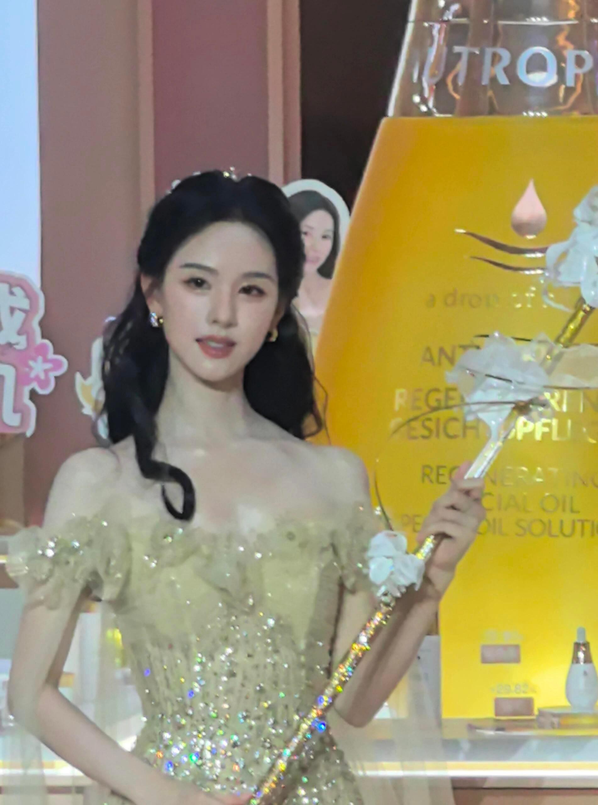 听说是原相机直出公主…我是指名副其实的那种公主👑💫cr.冰块融化中​​​