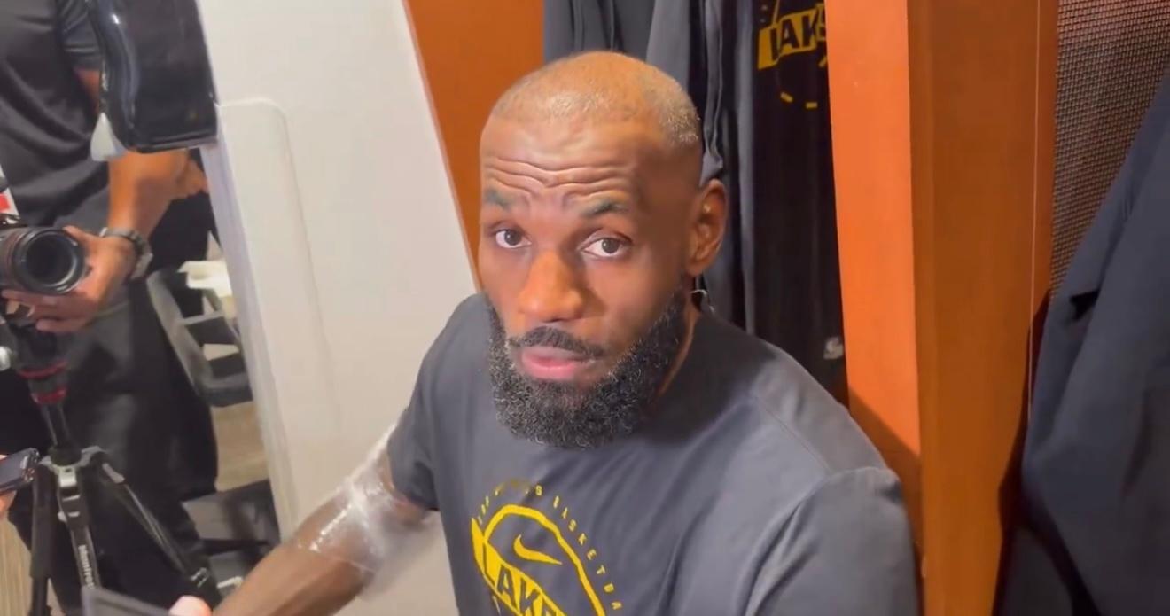 詹姆斯谈自己明天背靠背对阵马刺的出场状态：“本赛季剩下的所有背靠背比赛，我的出场