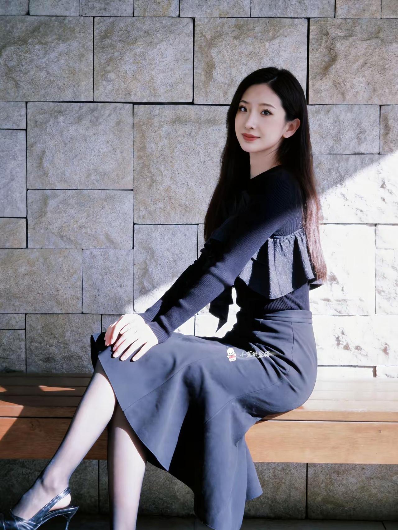 把故事折了个角，光轻轻落下来，好像还有半句话没说。TurnThePage想要