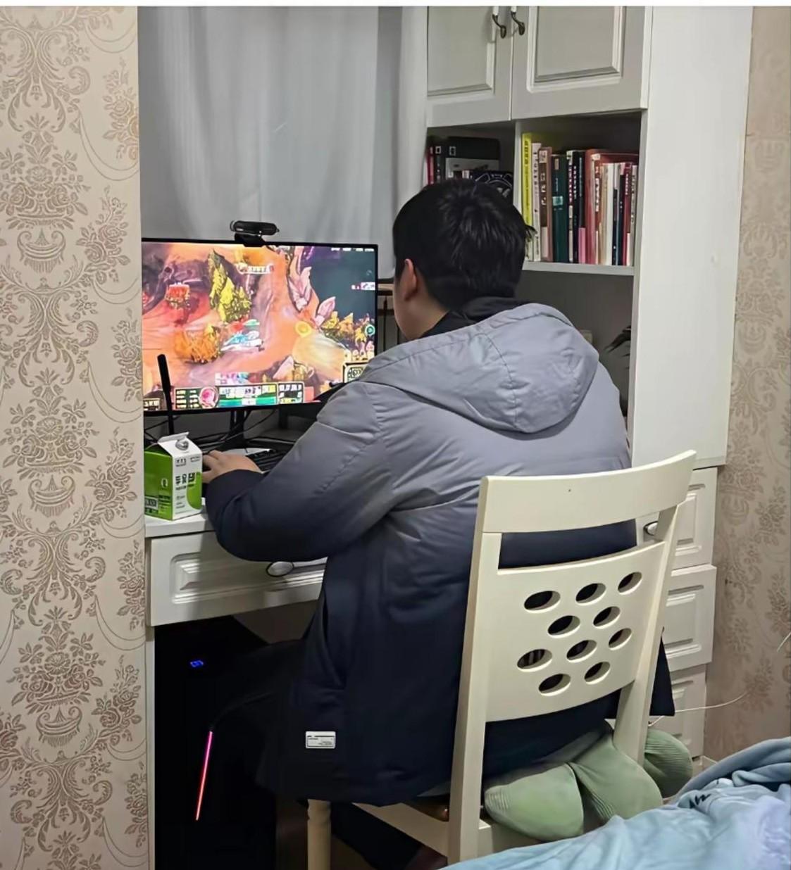 侄子大专毕业已经三年了，一直没有找到合适的工作！工资低的看不上，工资高的公司看不