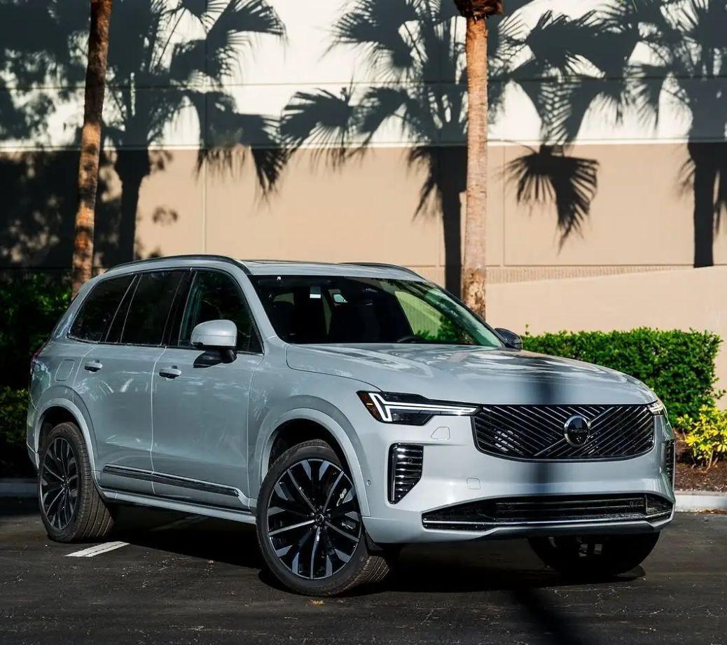 限时参考尊享价47.9万起，看沃尔沃全新XC90如何诠释北欧旗舰的动静哲学。对
