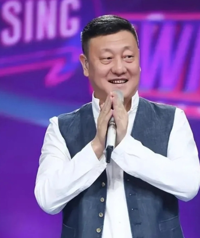 总感觉韩磊这事不太对劲，不是因为韩磊年纪大了，也不是他太出名，而是这个事情发酵