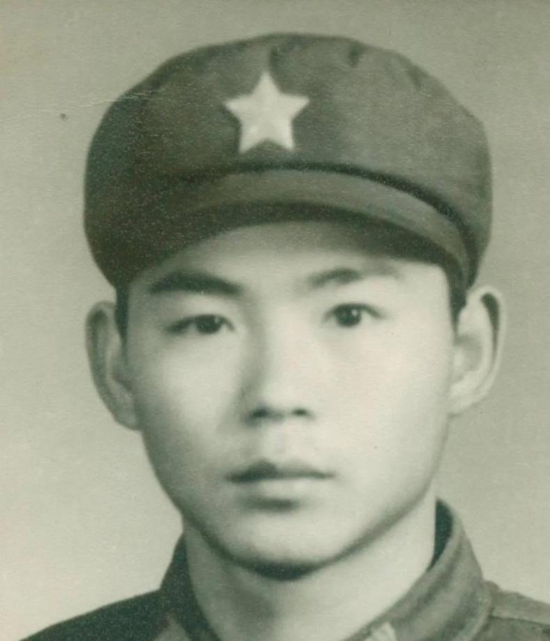 1979年战场上，越南老百姓逃难挡住我军道路，排长谢志熙下令重机枪开火！谢志熙不