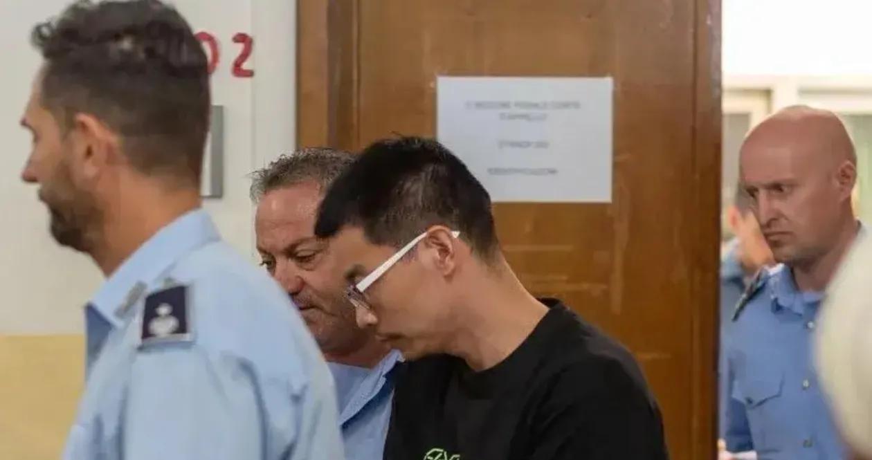 龙国“红客”被捕！美国的侧翼打手对中方出手，长臂管辖何时休？据外媒消息显示，一