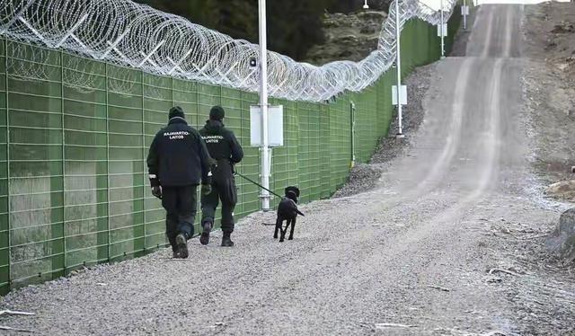 芬兰这个国家挺有意思的，以前害怕俄罗斯入侵，所以，芬兰拼命想加入北约，结果，芬兰