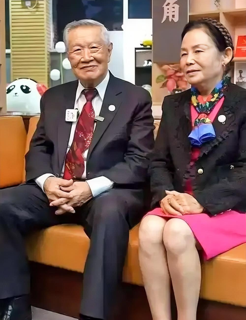 泪目！李昌钰的“遗嘱”告诉我们，真正的豪门从不是身家亿万，也不是人一生都带不