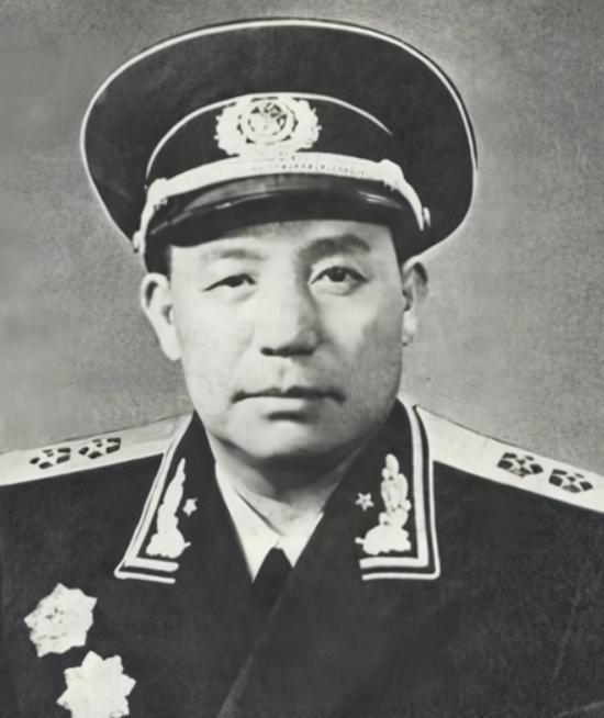 他从朝鲜回来无职务，授衔时得知自己是海南军区司令，怀疑听错了。吴瑞林，从朝鲜战争