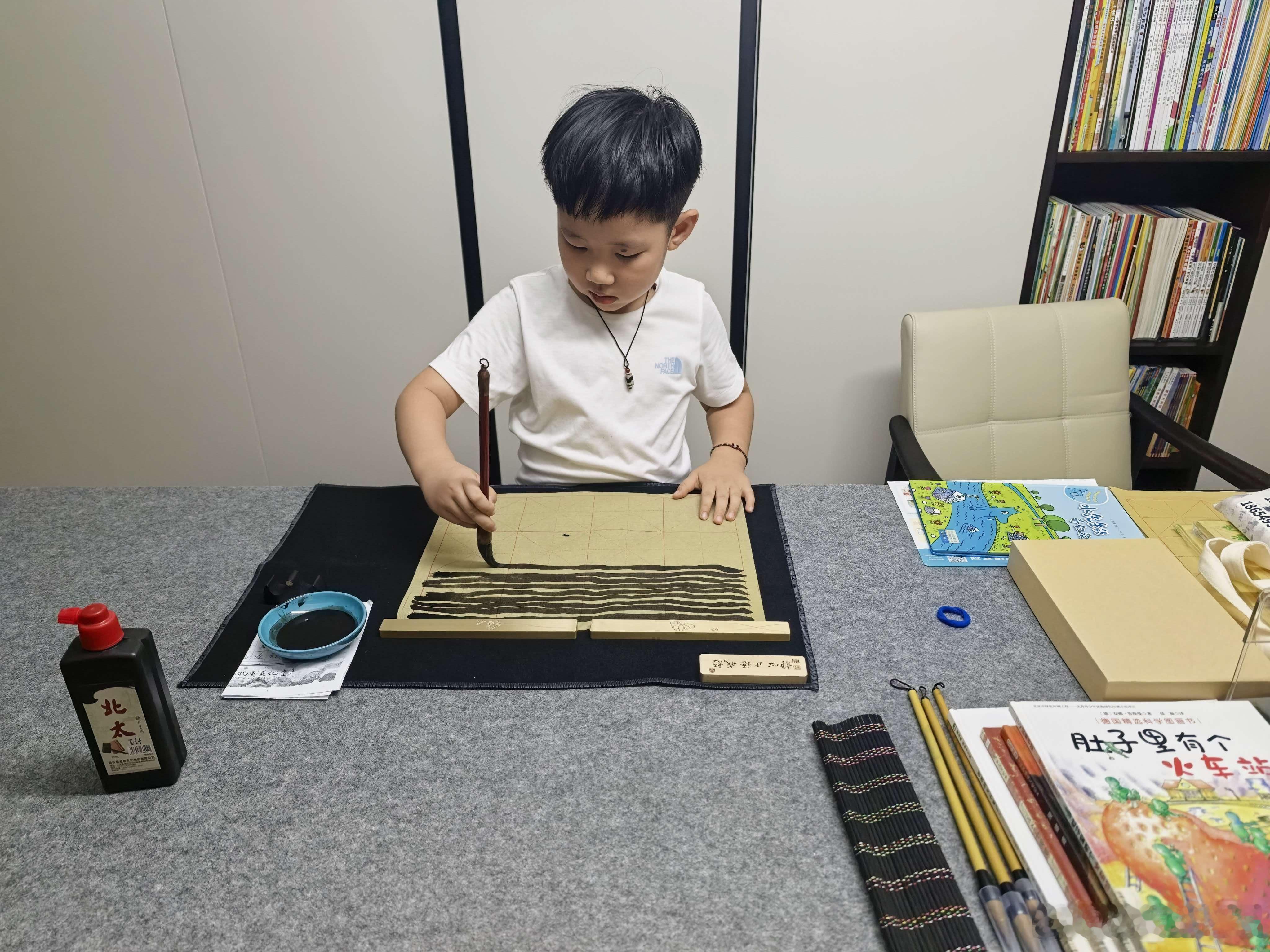 给孩子说这6句话（孩子更容易记住，适合日常反复说）①爸爸妈妈永远爱你，受了委屈，