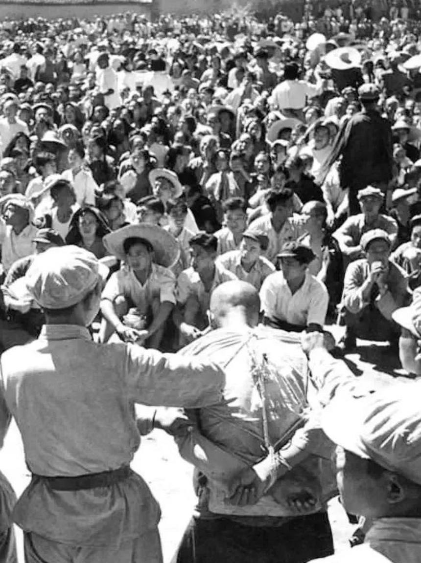 1951年5月1日，湖北省钟祥县人民政府以反革命罪判处抗日爱国将领、原国军起义少